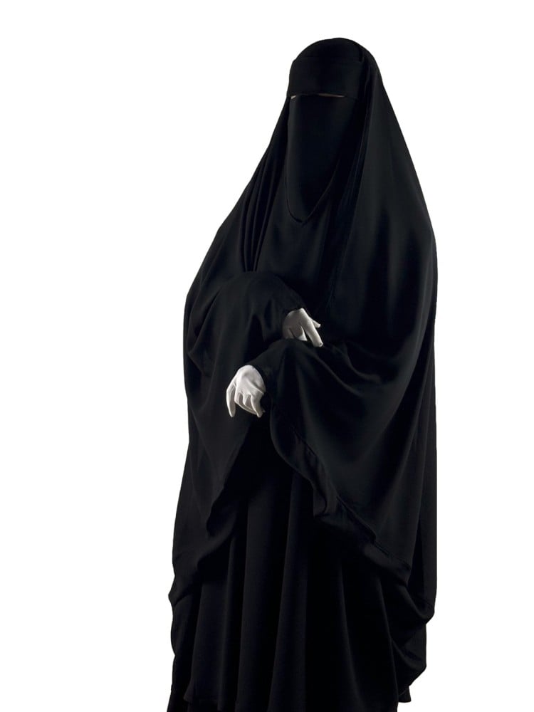 خمار بنة اليمني الفاحم بقصة انسيابية كاملة